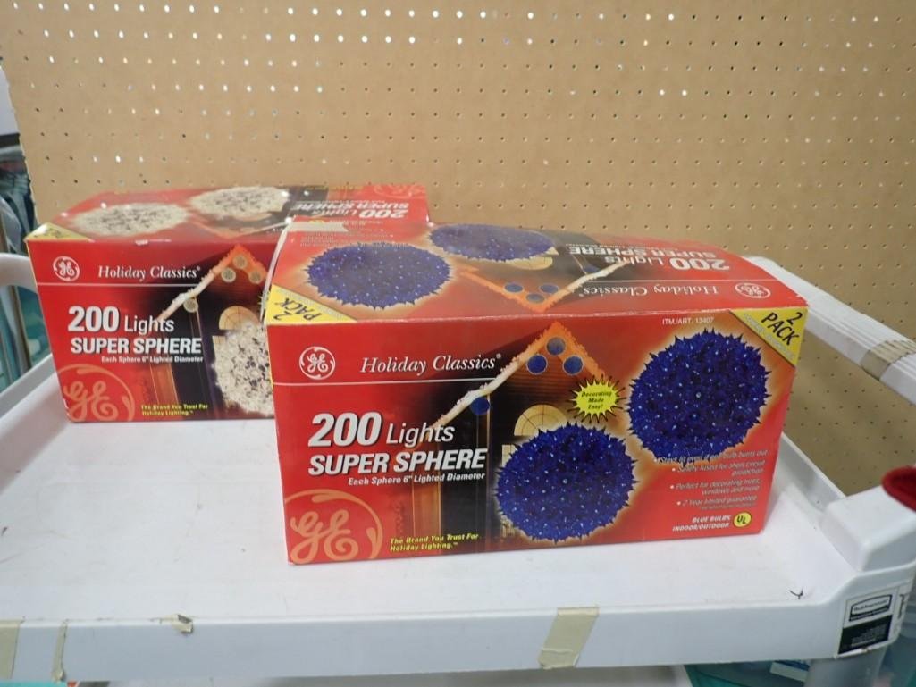 2 Boxes of GE 200 Lights Super Spheres: 2 Boxes of GE 200 Lights Super Spheres
