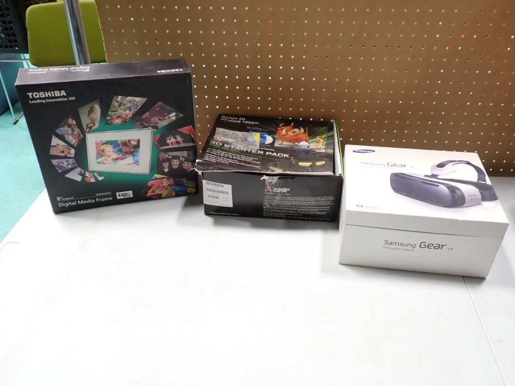 Electronics Lot including Samsung Gear VR, 3D Starter Pack Model 3DC-1000 and Toshiba Digital Pictur (1 of 14)