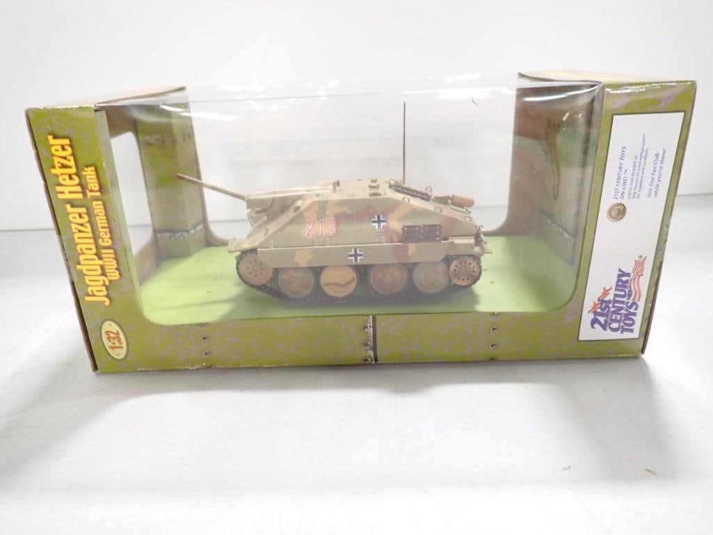 Jagdpanzer Hetzer 1:32 Scale Model German Military Tank (1 of 4)