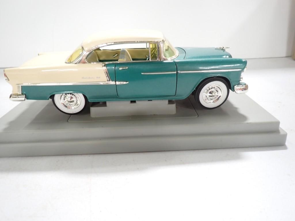 Ertl 1955 Chevy Bel Air 1/18 Scale Model Car on a Display Base (1 of 7)