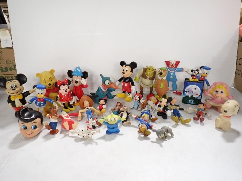 Lot of Toys incl Disney Mickey Mouse, Winnie the Pooh, Peanuts Snoopy,: Lot of Toys incl Disney Mickey Mouse, Winnie the Pooh, Peanuts Snoopy, Big Boy, Yogi Bear, etc