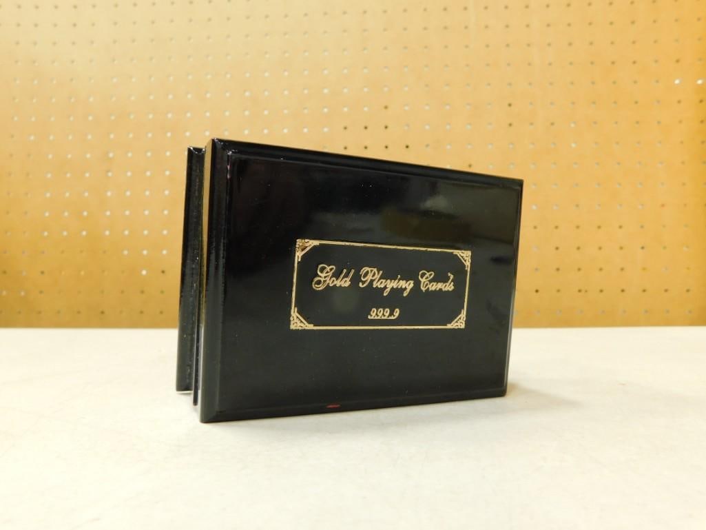 Gold Foil Playing Cards in Wood Case (1 of 9)