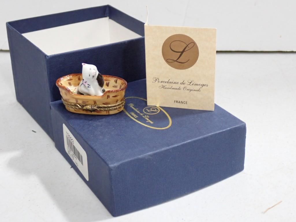 Limoges La Gloriette Cat Scratching Trinket Box with Original Box and Tag Made in France: Limoges La Gloriette Cat Scratching Porcelain Trinket Box with Original Box and Tag Made in France