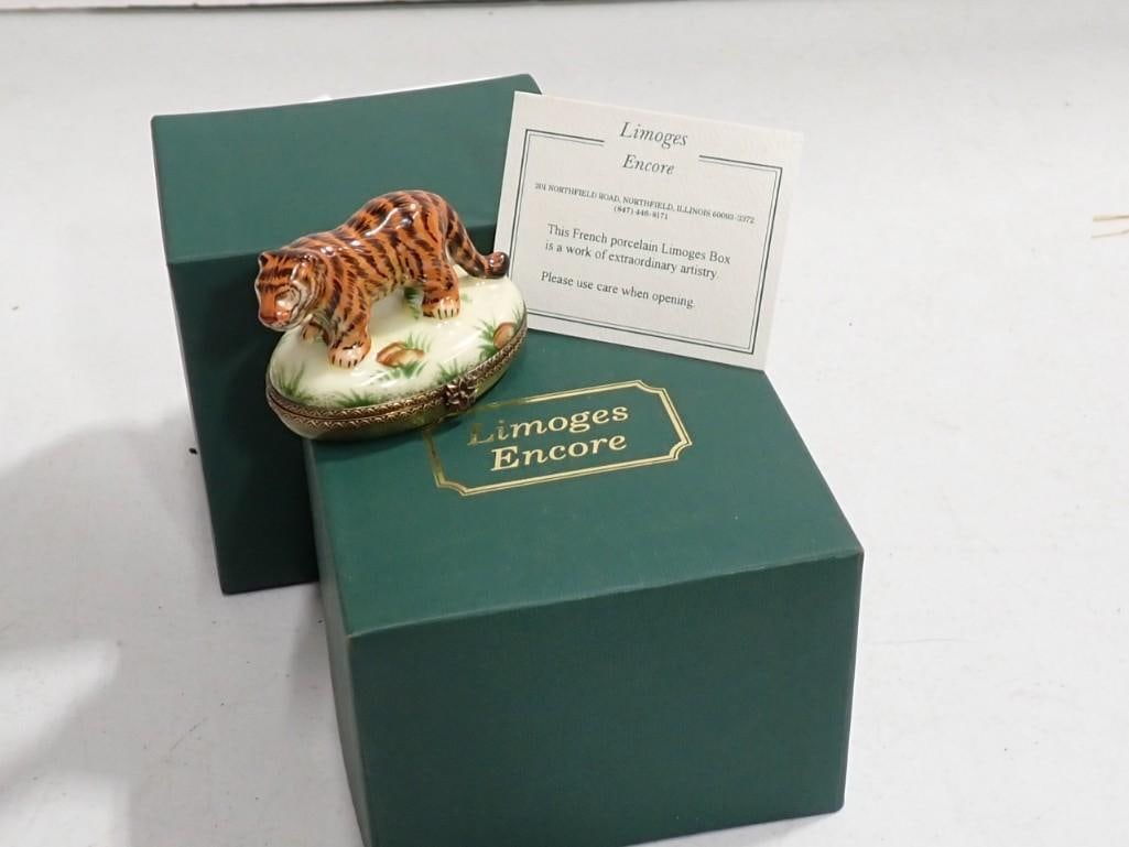 Limoges Tiger on Oval Porcelain Trinket Box with Original Box Limited Edition Numbered 23/750: Limoges Tiger on Oval Porcelain Trinket Box with Original Box Limited Edition Numbered 23/750