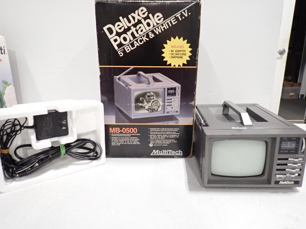 Deluxe Portable 5" Black and White TV with Original Box MultiTech MB-0500 (1 of 4)