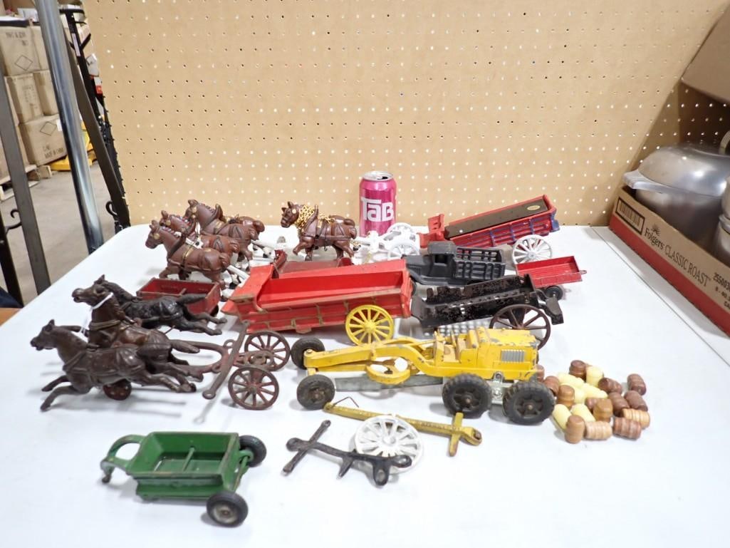 Lot of Cast Iron and Other Toys incl Horses, Buggies, Wagons, etc: Lot of Cast Iron and Other Toys incl Horses, Buggies, Wagons, etc