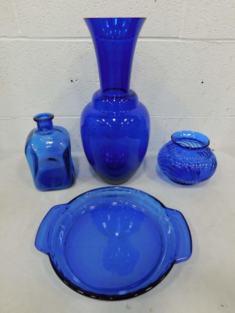 Lot of Cobalt Blue Glass incl 3 Vases and 1 Pyrex Pie Dish: Lot of Cobalt Blue Glass incl 3 Vases and 1 Pyrex Pie Dish