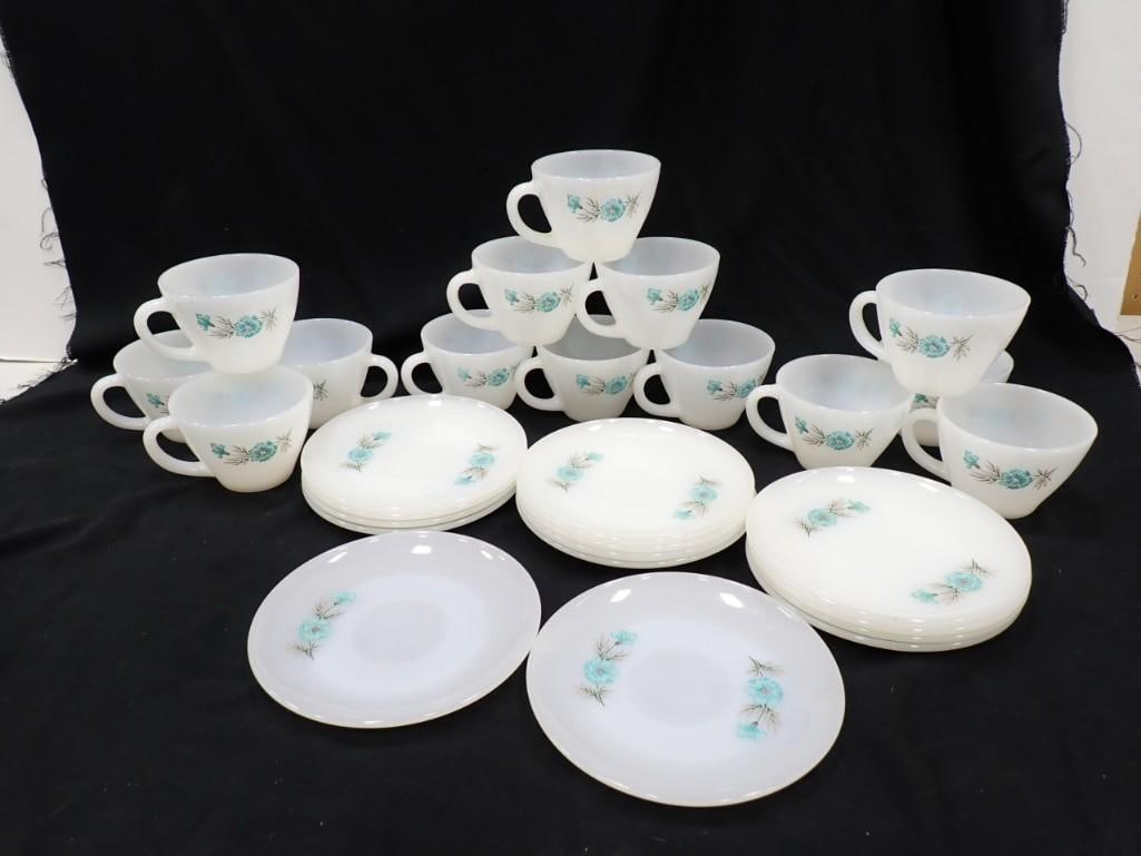 Vintage Fire King Bonnie Blue Dishes Flower Floral Pattern (1 of 10)