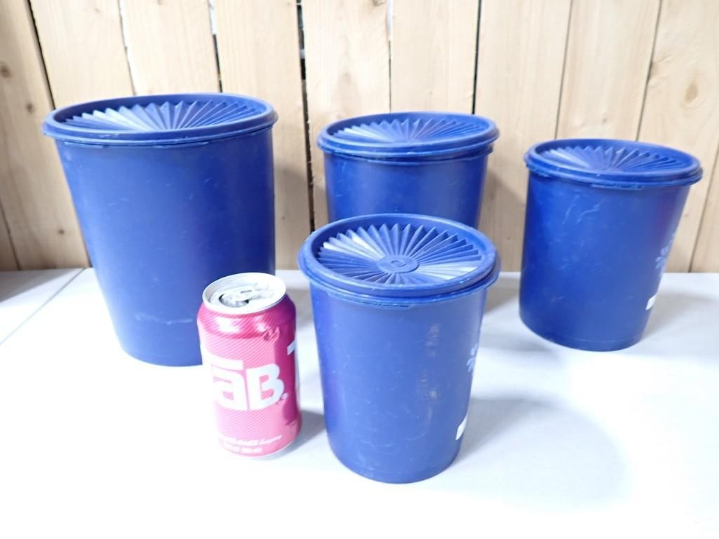 Set of 4 Blue Serviller Tupperware Containers (1 of 3)