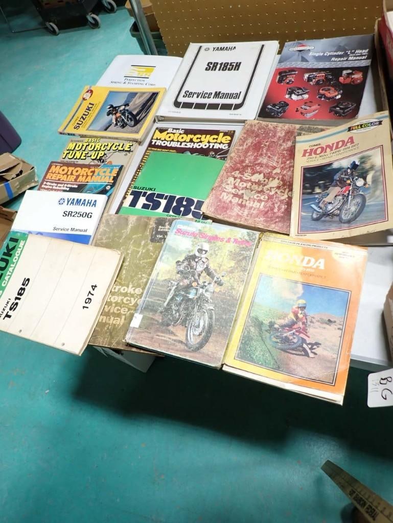 Lot of Motorcycle Repair Manuals incl Yamaha, Honda, Suzuki, Briggs & Statton (1 of 9)