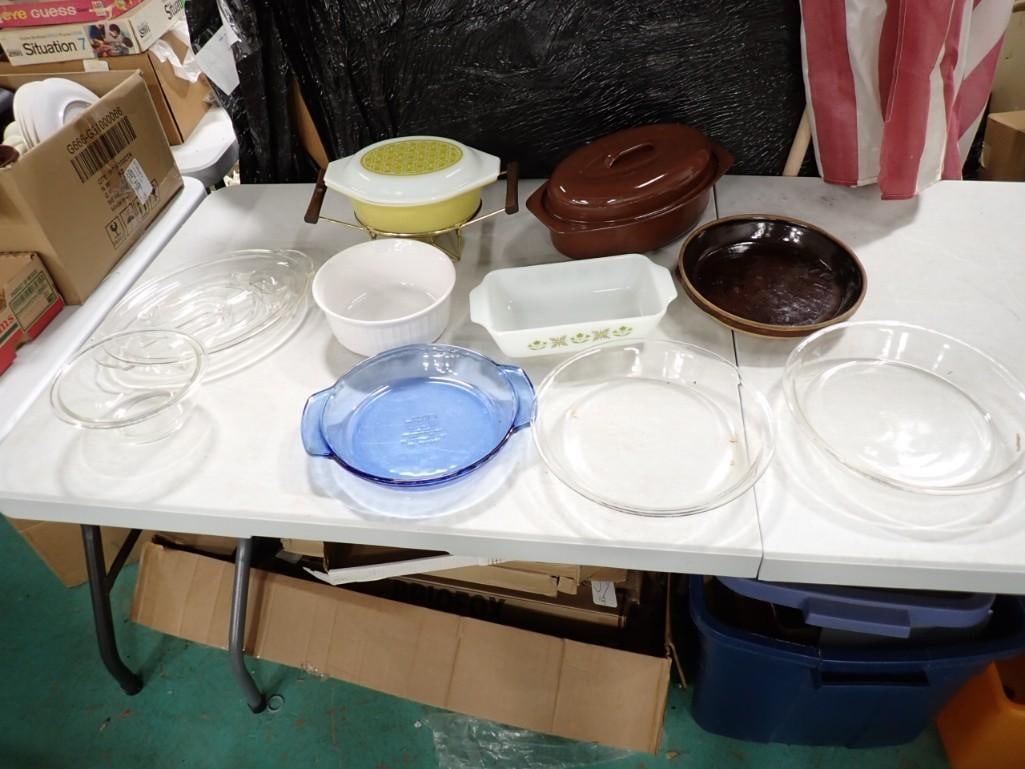 Vintage Pyrex Basket Weave Covered Casserole, and More Bakeware and Kitchen Items (1 of 11)