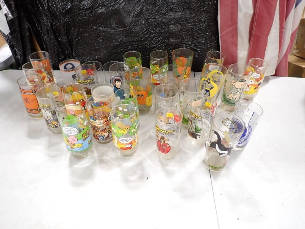 Lot of Asst Drinking Glasses incl Peanuts, Porky Pig, Batman, Cubs, Bears, Nancy Lynn, Indiana Jones (1 of 9)