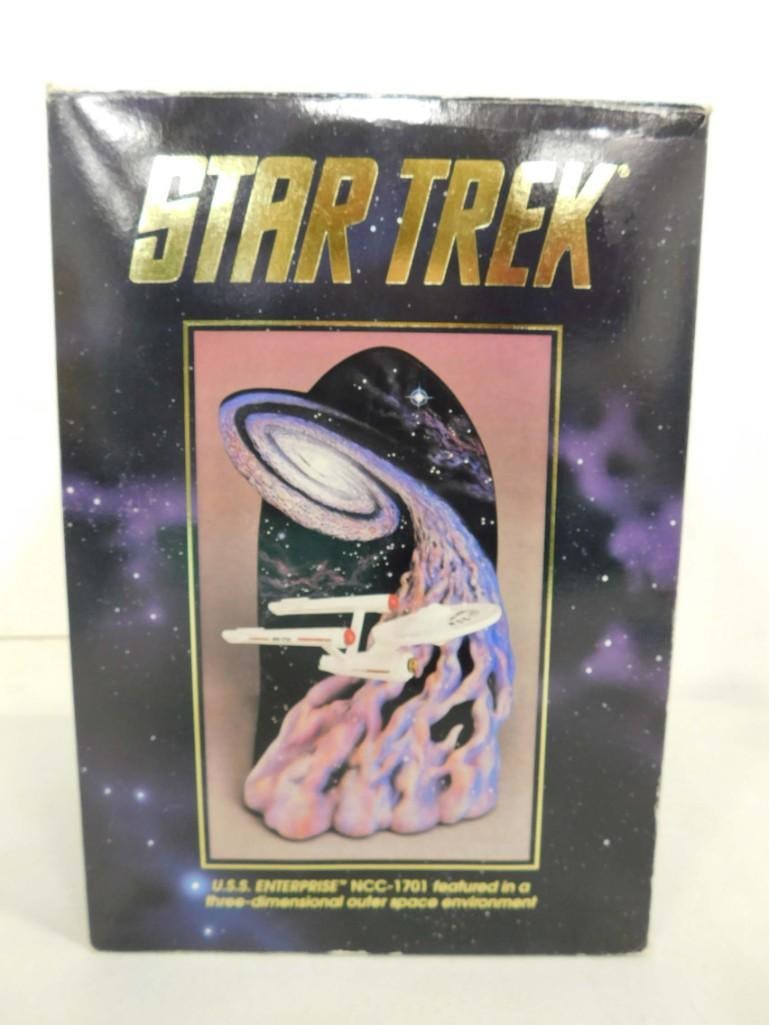 Star Trek U.S.S. Enterprise NCC-1701 Featured in a 3D Outer Space Environment Figure (1 of 4)