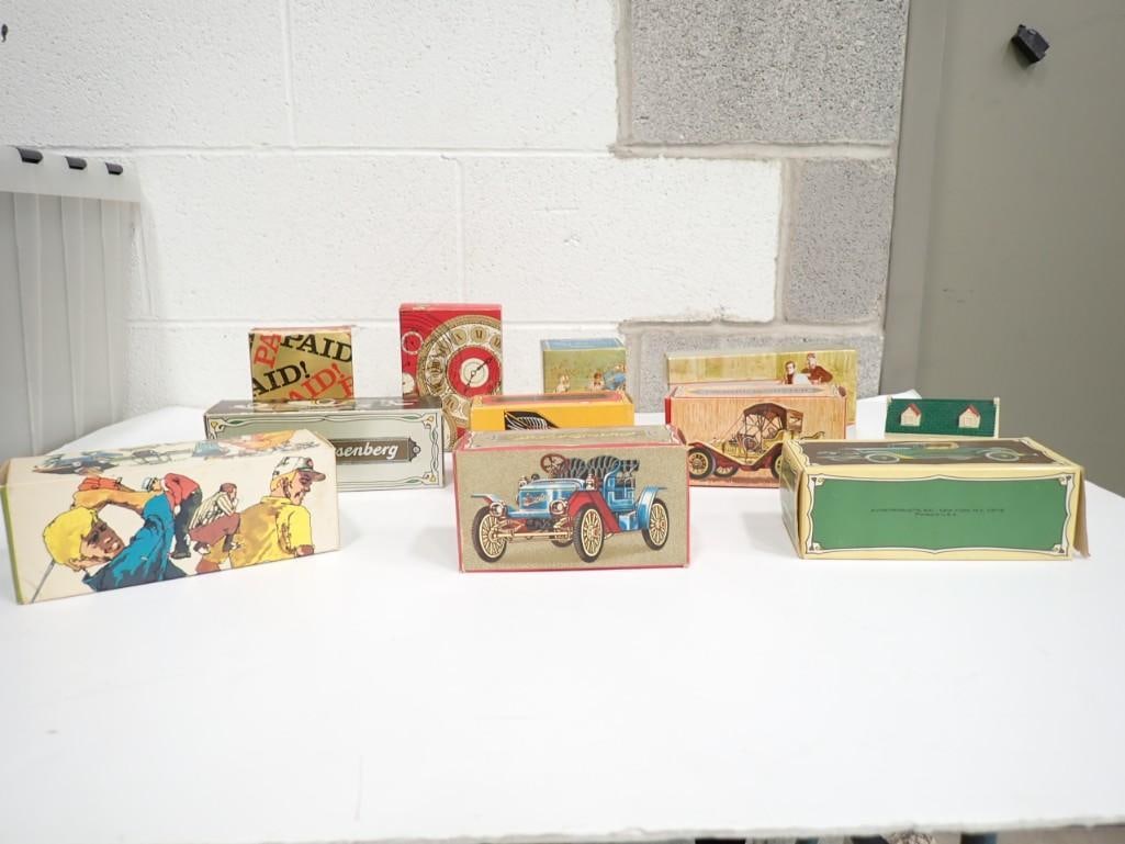 Avon Collectibles in original boxes: Avon Collectibles in original boxes