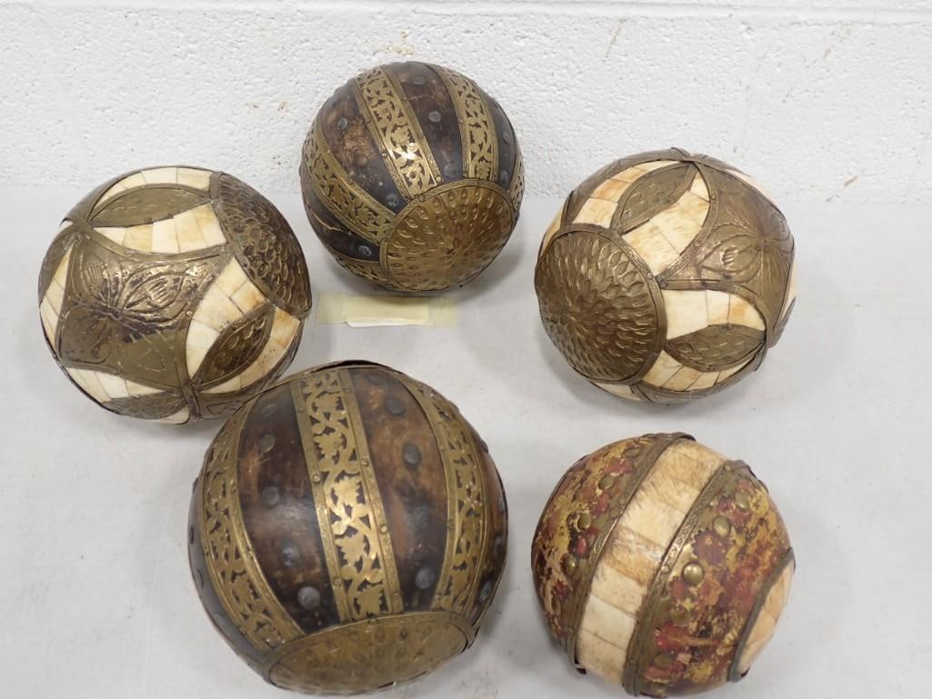 Decorative Metal Balls (1 of 17)
