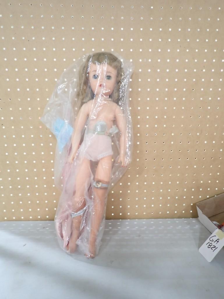 19" Miss Revlon Doll with dress, clothes, accessories, etc. (1 of 5)