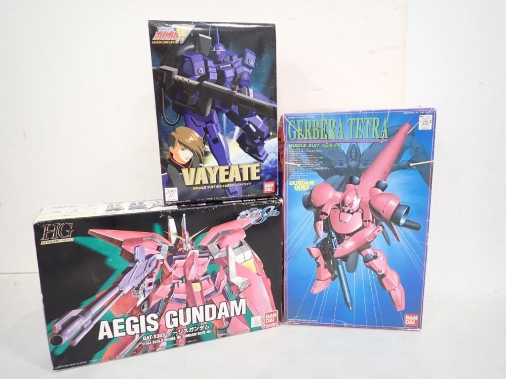 3 Vtg Gundam Bandai Japan Action Figure Model Kits Lot (1 of 8)
