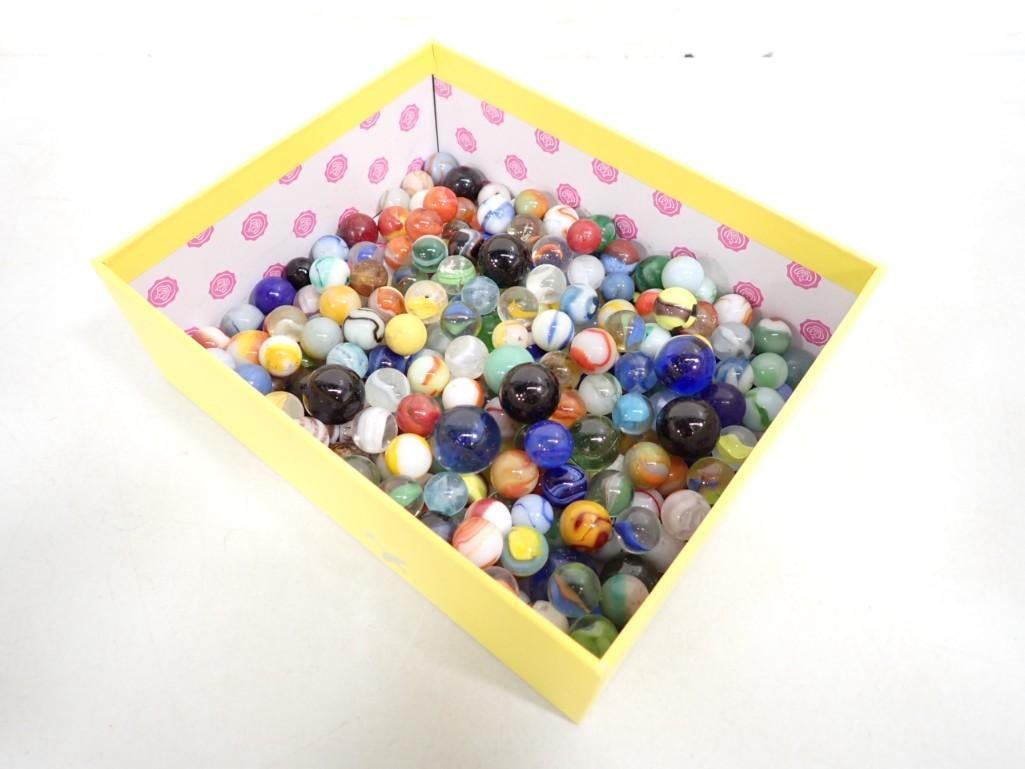Lot of Marbles incl Vintage - some glow with a black light: Lot of Marbles incl Vintage - some glow with a black light