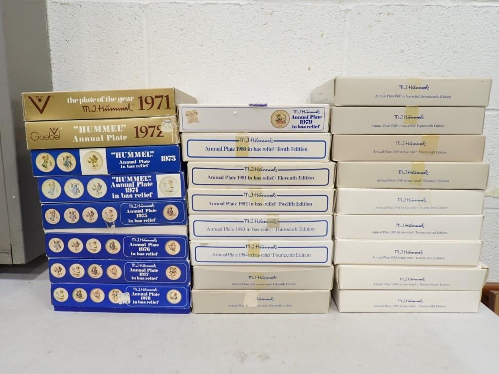 25 MJ Hummel Annual Plates in Bas Relief Every Plate from 1971-1995 (1 of 9)