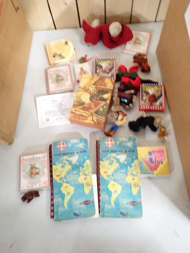 Misc. Toy Lot including small stuffed animals / Figurines, Vintage View Master Albums, Donald Duck P (1 of 10)