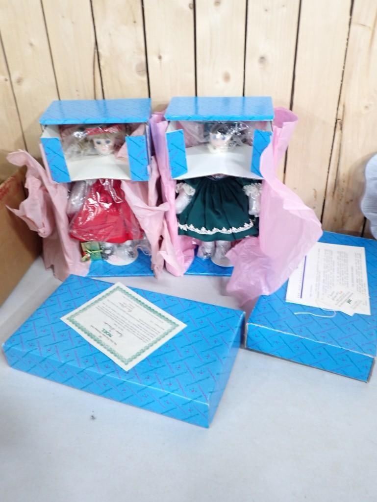 Pair of Madame Alexander Dolls with original boxes - Noel and Joy: Pair of Madame Alexander Dolls with original boxes - Noel and Joy