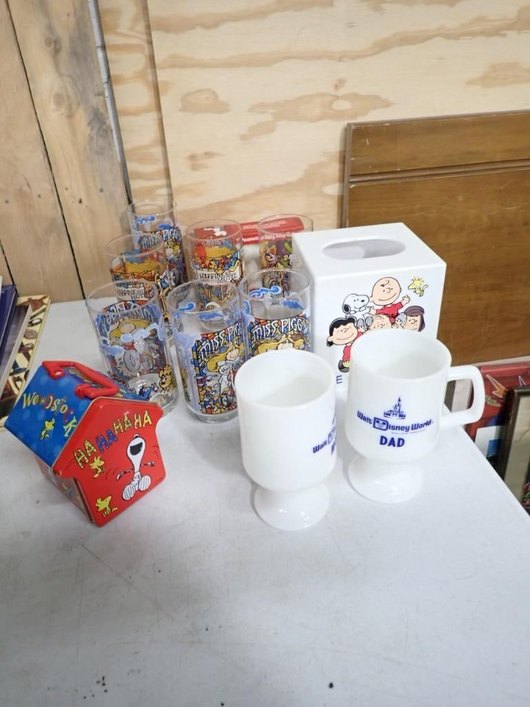 Toy Lot including Peanuts / Snoopy Mini Lunch Box, Walt Disney World Milk Glass Mugs, Muppets Glasse (1 of 9)