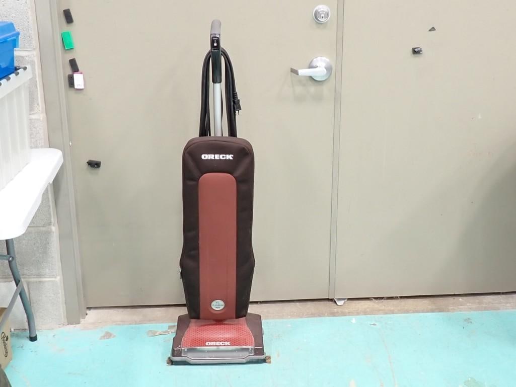 Oreck XL Platinum Hepa Vacuum Cleaner (1 of 8)