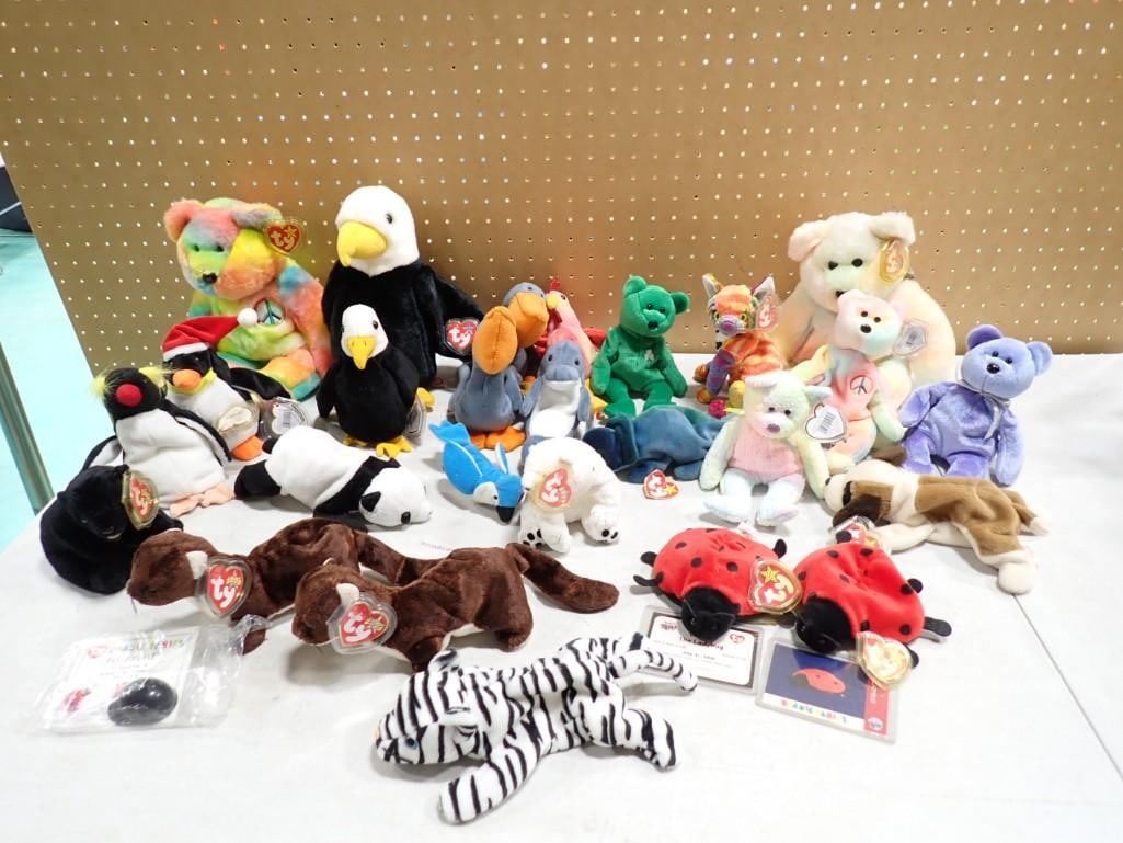 Ty Beanie Babies, Etc incl Scoop Pelican, Lucky Ladybug, Runner the Ferret, Bears, etc: Ty Beanie Babies, Etc incl Scoop Pelican, Lucky Ladybug, Runner the Ferret, Bears, etc. Most with original tags