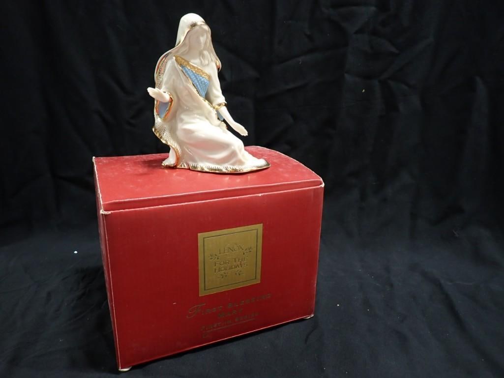 Lenox First Blessing Mary Nativity Figure First in a Series in Original Box (1 of 9)