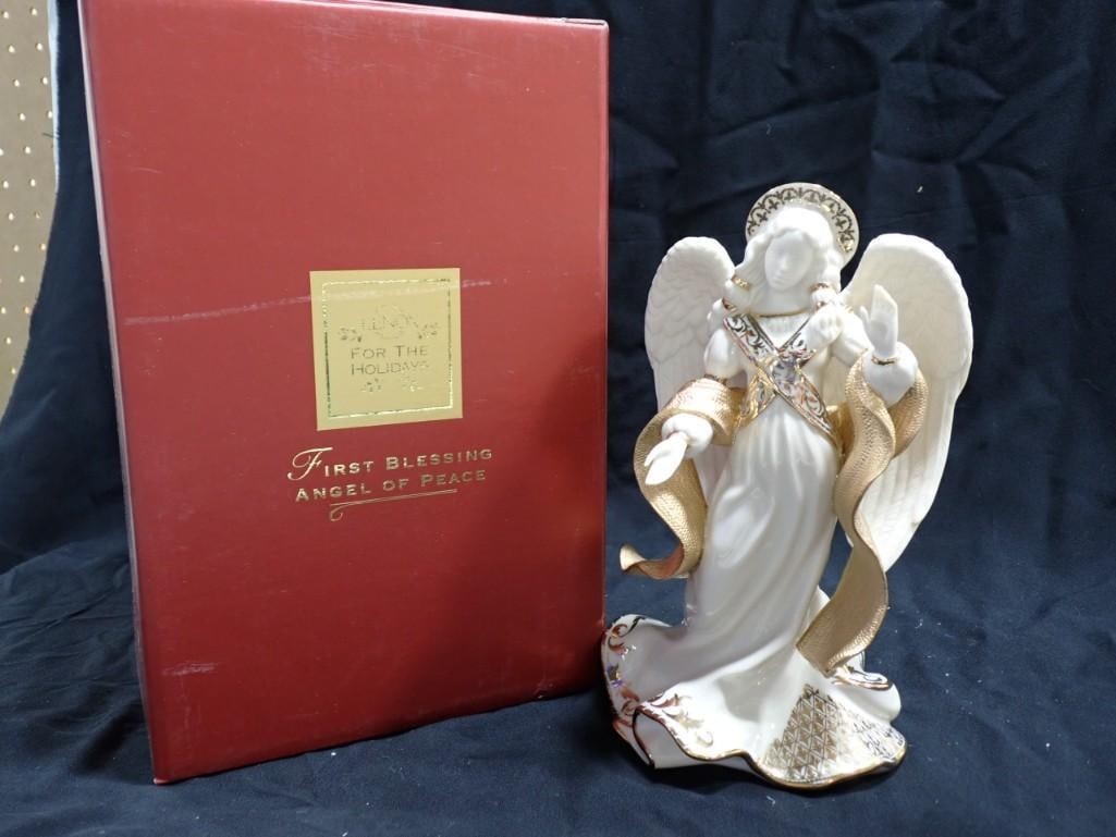 Lenox First Blessing Angel of Peace Nativity Figure in Original Box (1 of 8)