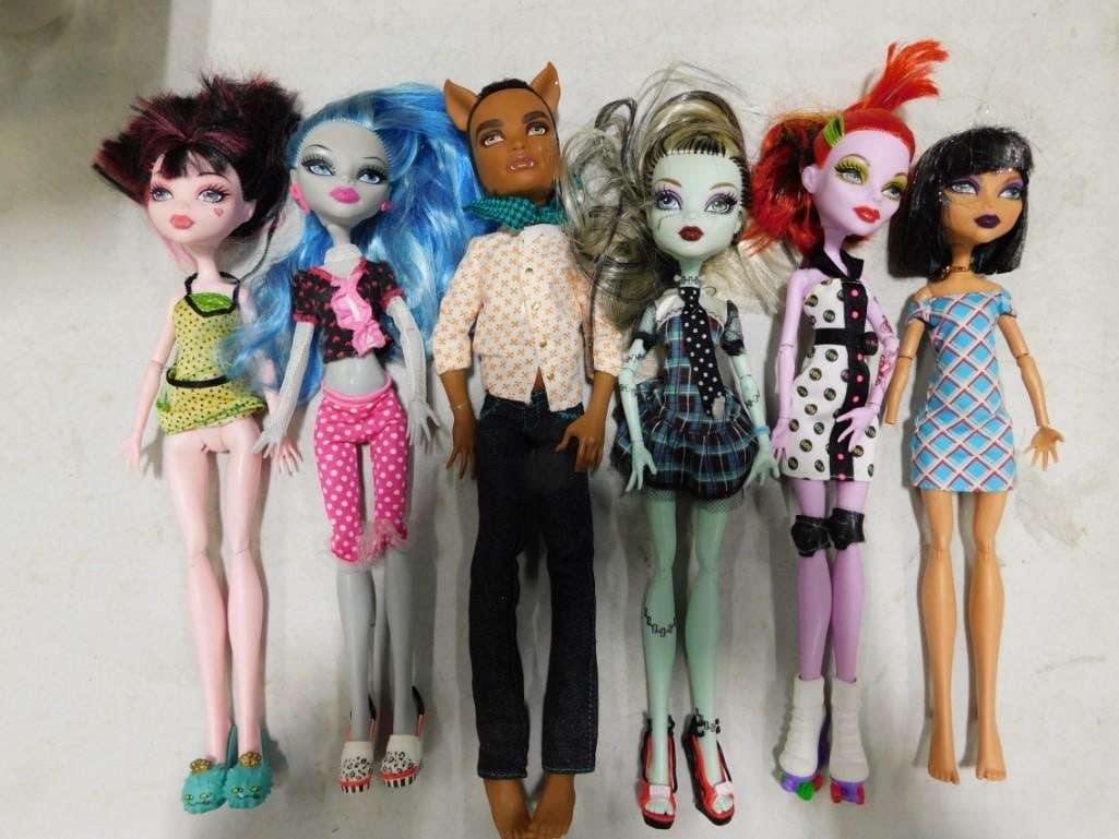 6 Monster High Dolls (1 of 7)