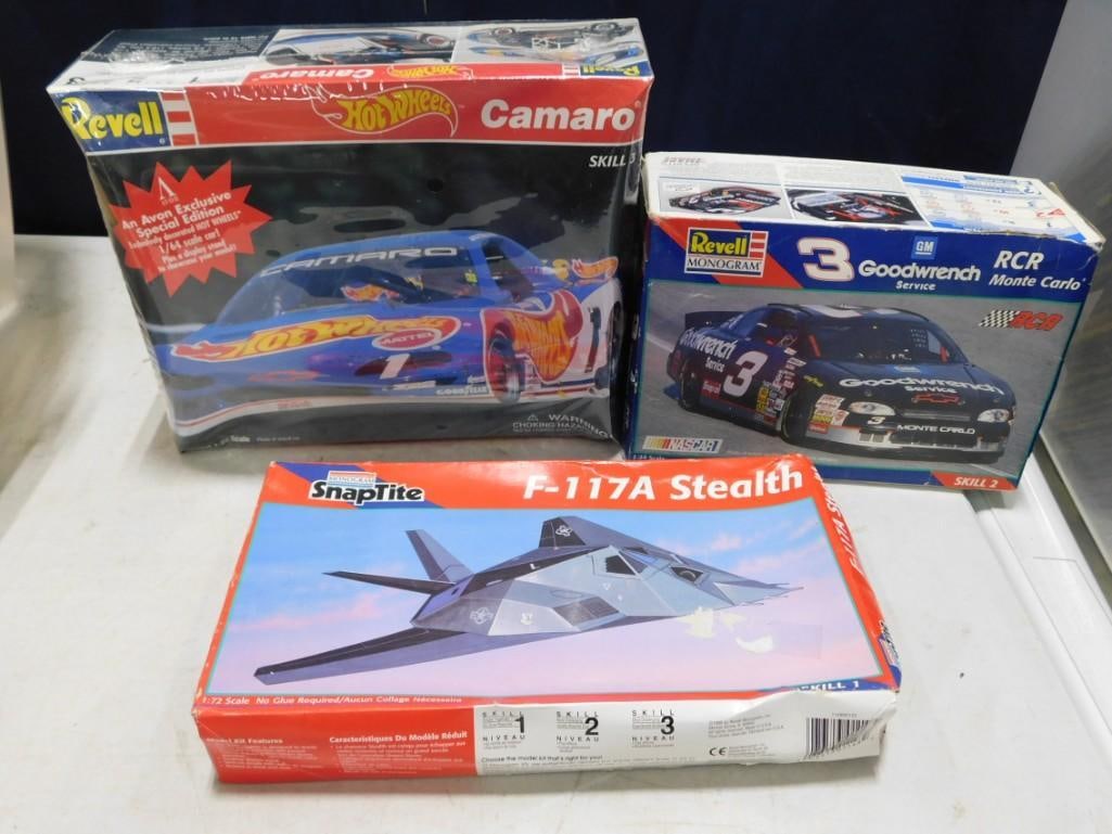 Model Kits incl Sealed Revell Hot Wheels Camaro, Monogram Snaptite F-117A Stealth, Revell Monogram (1 of 6)