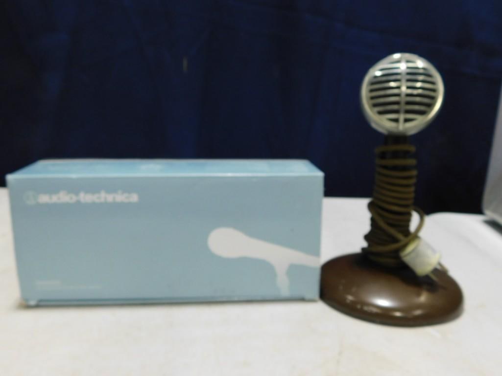 2 Microphones incl 1 Vintage and 1 Audio-Technica (1 of 5)