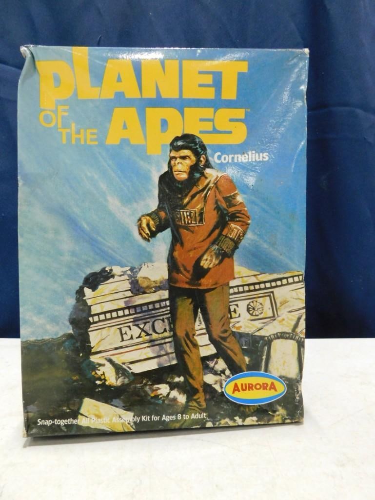 Aurora Planet of the Apes Cornelius Snap Together All Plastic Assembly Kit (1 of 6)