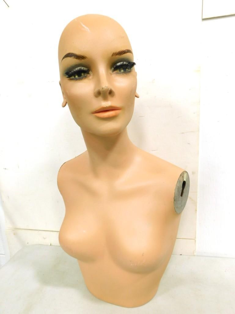 Female Mannequin Torso and Head (1 of 7)