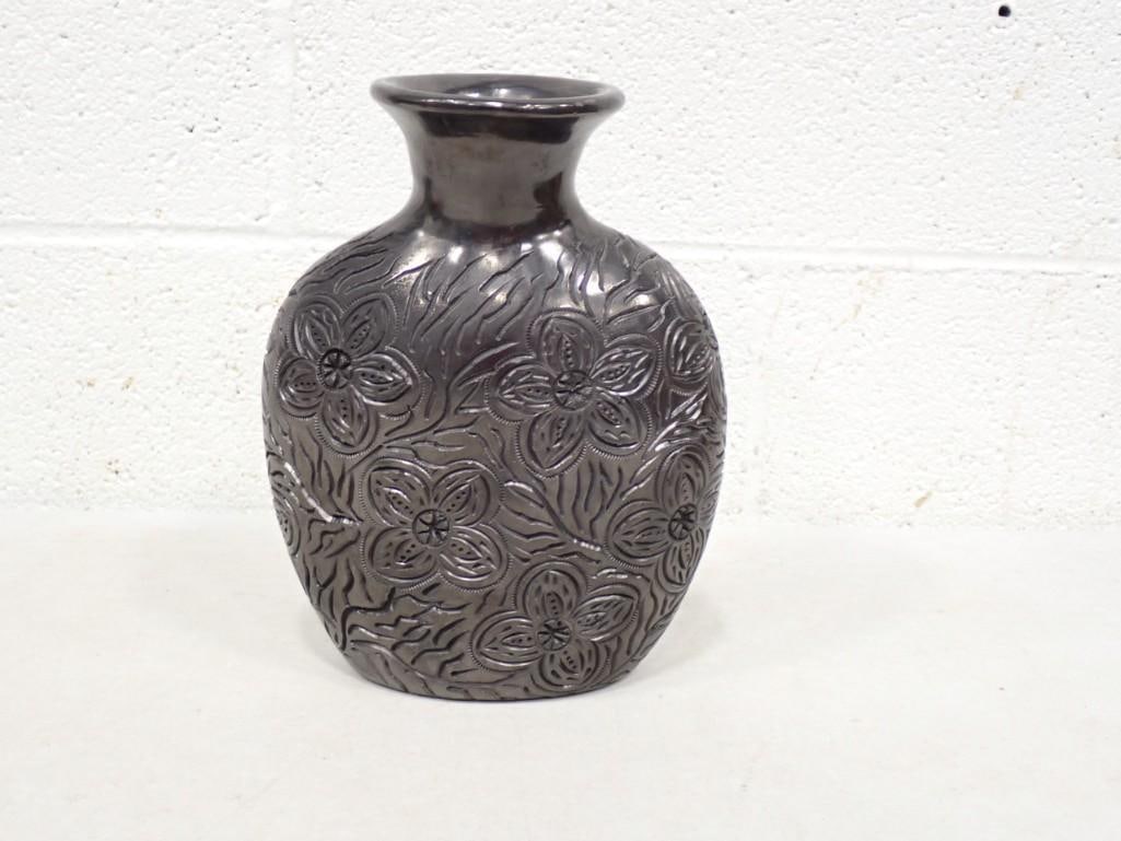 Dona Rosa (Oaxaca, Mexico, 1900-1980) Blackware Pottery Vase Signed "Dona Rosa Coyotepec Oaxaca (1 of 4)