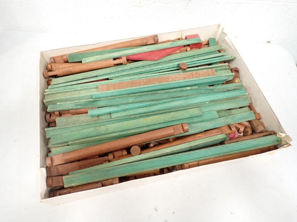Box full of assorted vintage Lincoln Logs toys (1 of 6)