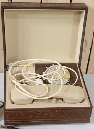 Vintage Rotary Dial Telephone with built in case - untested (1 of 3)