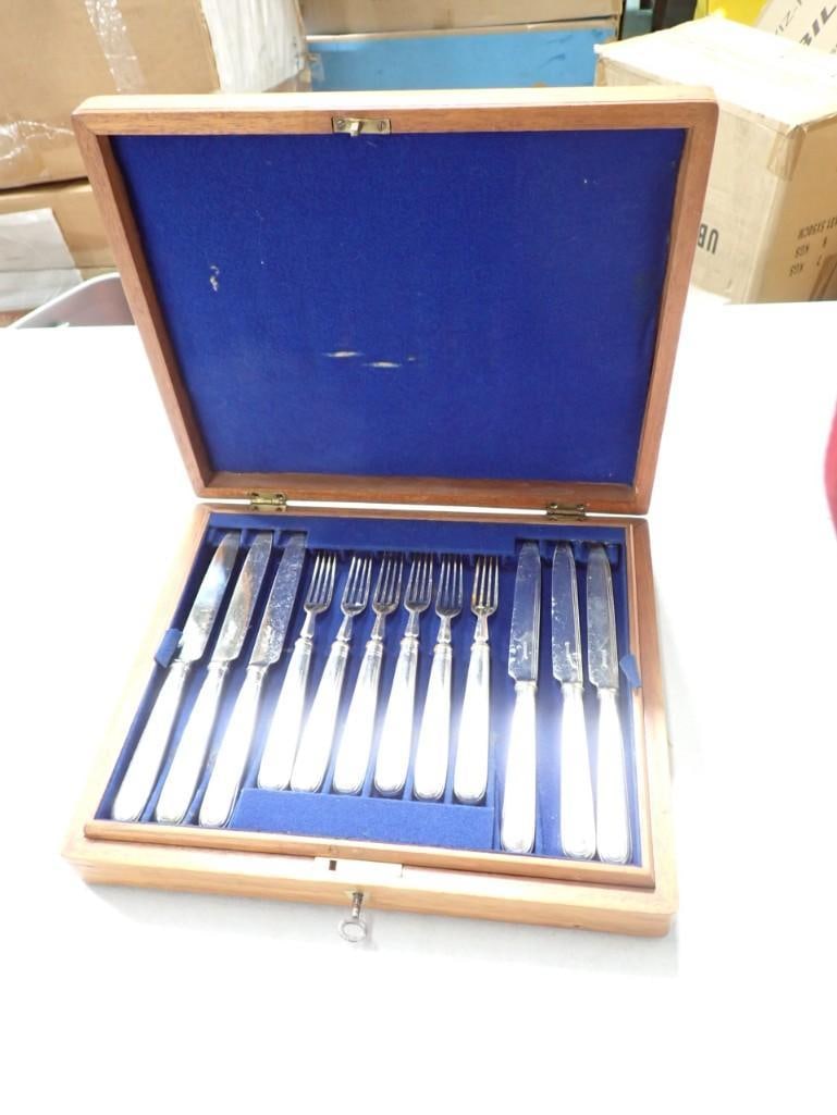An English E. Ruffell Silverplate Dessert Flatware Service (1 of 6)