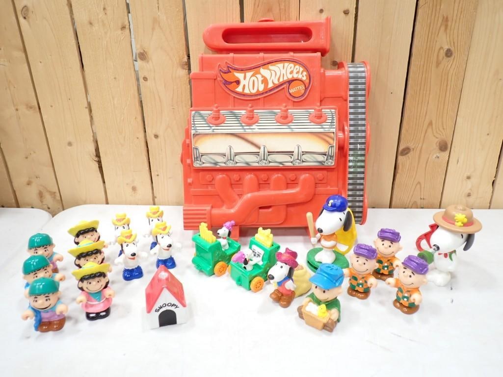 Small Toys incl Hot Wheels Case Only, The Peanuts Snoopy, Charlie Brown, Lucy, Etc: Lot of Small Toys incl Hot Wheels Case Only, The Peanuts Snoopy, Charlie Brown, Lucy, Etc