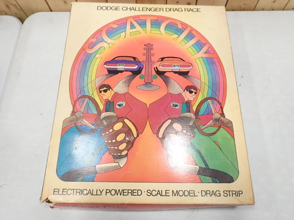 Dodge Challenger Drag Race Scat City Slot Car Set Electrically Powered Scale Model Drag Strip (1 of 11)