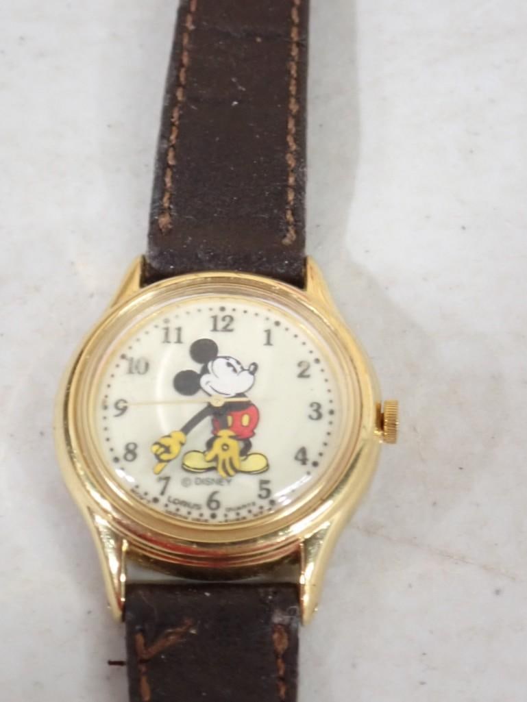 Disney Mickey Mouse Watch: Disney Mickey Mouse Watch Condition: band has some wear, untested