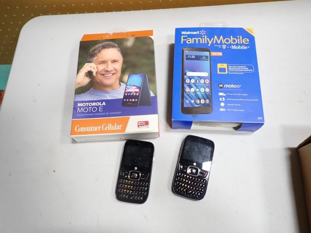 Old Cellphones including 2 Blackberry, a Motorola, a Samsung (1 of 6)