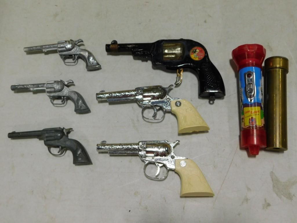 Lot of Vintage Cap Guns Toys: Lot of Vintage Cap Guns Toys