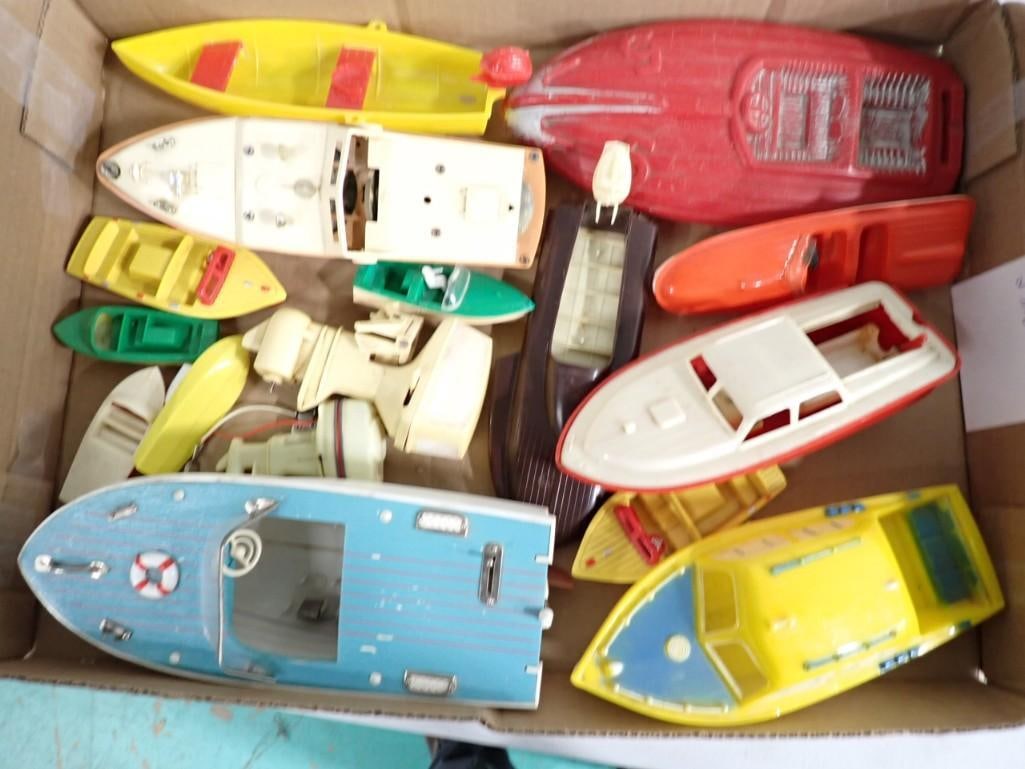Lot of Toy Boats with 2 Motors (1 of 6)