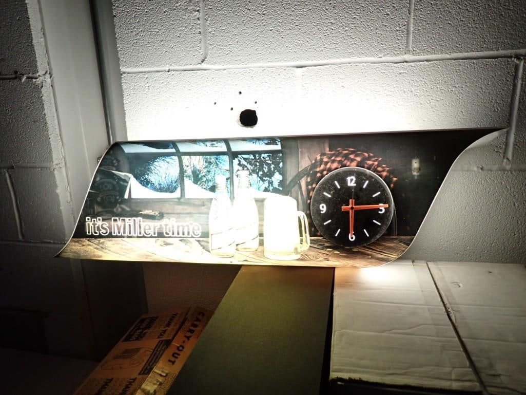 Light up Miller Beer Bar Clock - it lights up, but the clock doesn't seem to work (1 of 7)