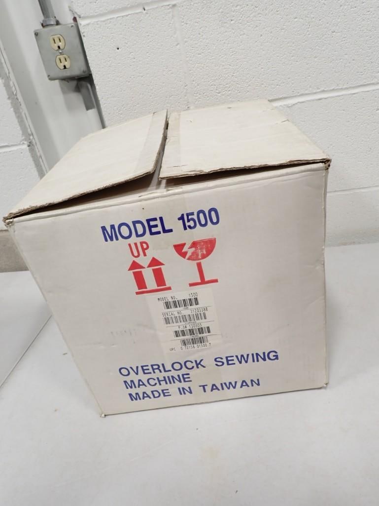 White Overlock Speedylock Sewing Machine Model 1500 - open box (1 of 5)