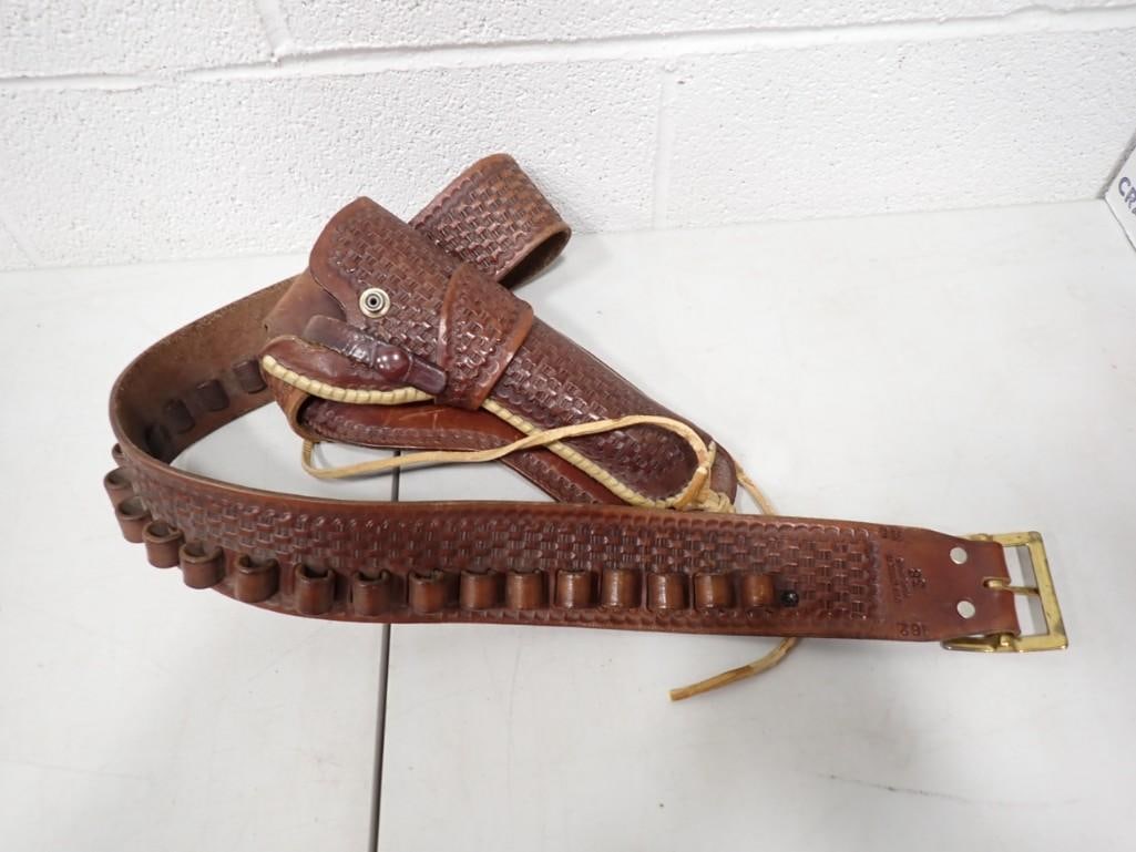 Leather Holster Belt (1 of 5)