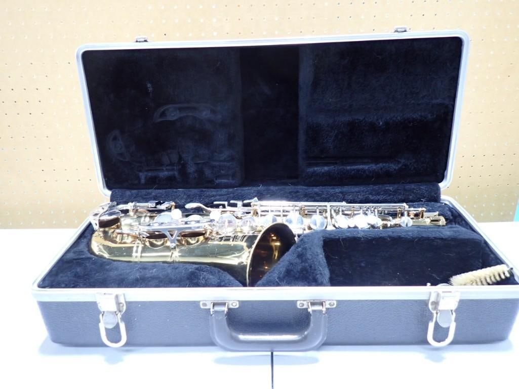 Selmer Bundy II Alto Saxophone with Case (1 of 10)