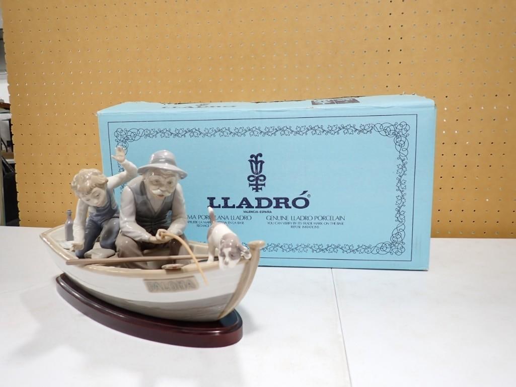 Lladro Figurine with box Fishing with Gramps: Lladro Figurine with box Fishing with Gramps - 5.215